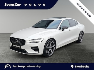 Volvo S60 2.0 B4 Plus Dark | Panoramisch schuif-/kanteldak | Elektrisch inklapbare trekhaak | Adaptive Cruise Control | Stuur- en stoelverwarming |