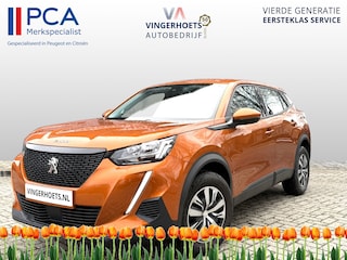 Peugeot 2008 100 Pk. Benzine Active Kenteken JXJ-50-N. * Airco * Cruise Control * Stoelverwarming * Navigatie & Spotify via Apple Carplay / Android Auto * Vingerhoets; Vierde Generatie Eersteklas Service. Al meer dan 100 jaar een begrip in de Brabantse Kempen.