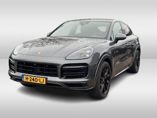 Porsche Cayenne 3.0 E-Hybrid / Trekhaak / Panoramadak / 360Camera / Luchtvering / 21'' / Bose / Sportdesign+Chrono / Stuurverwarming / Stoelverwarming 4x / DAB / Cruise Control
