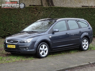 Ford Focus Wagon 1.6 Futura met Radio en Airco Nieuwe Distributieriem
