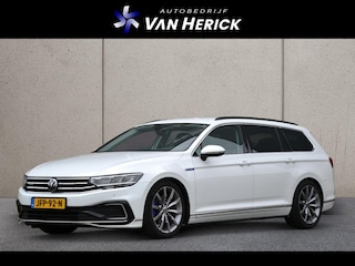 Volkswagen Passat Variant 1.4 TSI PHEV GTE Business | Keyless | Camera | ACC | Carplay