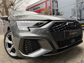 Audi A3 Limousine 30 TFSI AUT. *!* 2x S-LINE *!* CARPLAY/ LED/ 18 INCH/ BLACK OPTIEK/ PRIVACY GLAS *!*