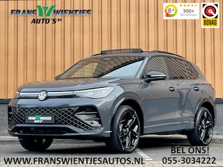 Volkswagen Tiguan 1.5 eHybrid R-Line Edition | Black Pack | Panoramadak | Elektrische Trekhaak | 20" Lichtmetaal | Head-Up Display | Massage Stoelen | Dodehoeksensor | Lane Assist | Sportstoelen |