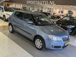 Skoda Fabia 1.6-16V Tour Automaat Airco, Cruise Control, Trekhaak, Stuurbekrachtiging