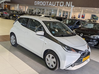 Toyota Aygo 1.0 VVT-i x-play Airco, Cruise Control, Stuurbekrachtiging