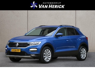 Volkswagen T-Roc 1.5 TSI Style 150PK Automaat | Trekhaak | Achteruitrijcamera | Navigatie