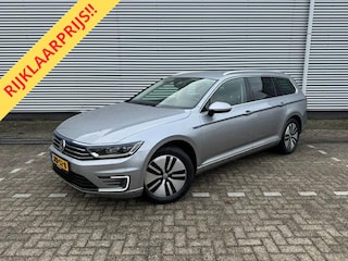 Volkswagen Passat Variant 1.4 TSI GTE,Navigatie,Parkeersensoren,Cruisecontrol,trekhaak,LED,stoelverwarming