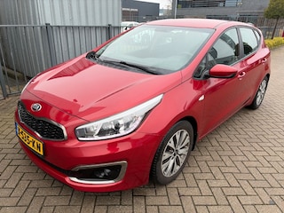 Kia Ceed 1.6 GDI Eco Dynamics 135PK First Edition | Parkeercamera | Climate control | Cruise control |
