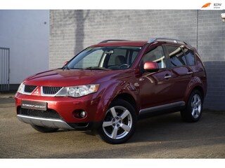 Mitsubishi Outlander 2.4 Intense+, Automaat, 7pers, Youngtimer, Trekhaak
