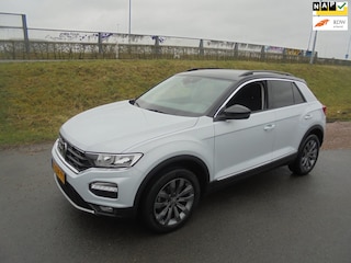 Volkswagen T-Roc 1.5 Tsi automaat airco ecc lmv navigatie