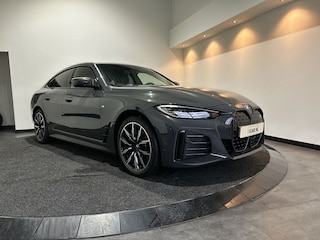 BMW i4 eDrive40 84 kWh | trekhaak | Leder interieur |