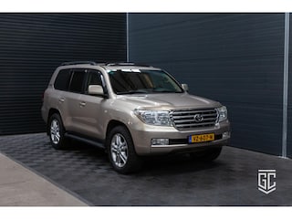 Toyota Land Cruiser V8 4.5 V8 D-4D Executive Standard Roof Window Van