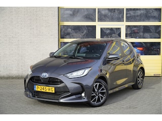 Toyota Yaris 1.5 Hybrid Automaat! 5drs Dynamic BJ2022 Lmv 16" | Led | Keyless entry | Achteruitrijcamera | App-Connect | Climate control | Cruise control | Getint glas