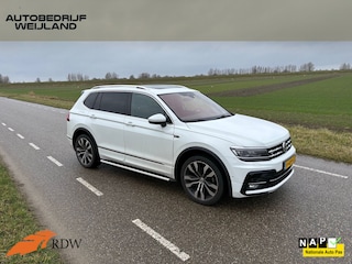 Volkswagen Tiguan 1.5 TSI Highline Business R 7p. I 2X R-line I Keyless I Trekhaak I  I 20" I Pano I Virtual I Camera I 7P I