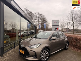 Toyota Yaris 1.5 Hybrid Dynamic/TREKHAAK, STUUR+STOEL VERWARMING/CARPLAY,
