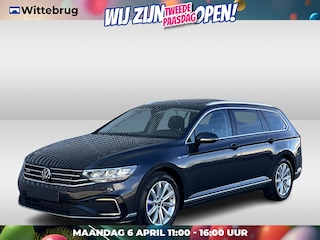 Volkswagen Passat Variant 1.4 TSI PHEV 218PK GTE Business / Panoramadak / Zwenkbare Trekhaak / LED / Achteruitrijcamera / Stoelverwarming