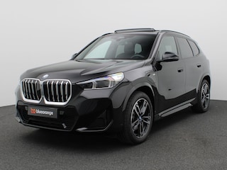 BMW X1 xDrive25e 245PK Aut. M-Sport, Pano-Schuifdak, Keyless, Digital Key, Stoelverwarming, LED verlichting, Trekhaak, 19" LM Velgen