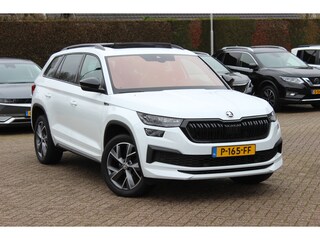 Skoda Kodiaq 1.5 TSI Sportline Business / Trekhaak / Panoramadak / Camera / Keyless / 20'' / CarPlay / Navigatie / Matrix LED / DAB / Stoelverwarming / Cruise Control
