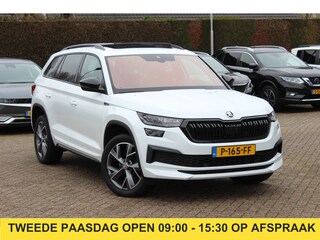 Skoda Kodiaq 1.5 TSI Sportline Business / Trekhaak / Panoramadak / Camera / Keyless / 20'' / CarPlay / Navigatie / Matrix LED / DAB / Stoelverwarming / Cruise Control