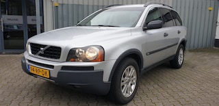Volvo XC90 2.5 T MOMENTUM   7-Zits