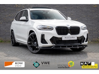 BMW X3 XDrive30e White & Black Pano