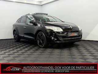 Renault Mégane Estate 2.0 Bose Panoramadak, Half leder, Parkeersensoren, Bose geluidsysteem, Cruise control, Navi, Keyless start