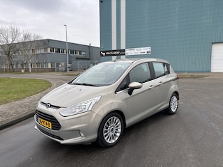 Ford B-MAX 1.6 TI-VCT Titanium Automaat 105 PK. Distributieriem en waterpomp vervangen bij 72.000 KM !!!
