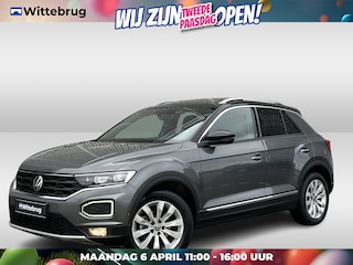 Volkswagen T-Roc 1.5 TSI 150PK Sport / Panoramadak / Trekhaak / Digitale Cockpit / Achteruitrijcamera / Elektrische Achterklep / Stoelverwarming