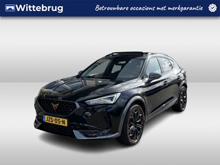 Cupra Formentor 1.4 e-Hybrid VZ Black Edition / AUTOMAAT/ 245 PK/ PANO/ TREKHAAK/ LEER/ ELEK.KLEP/ STUUR+STOELVERWARM./ PARK.SENSOR.V+A/ 360 CAMERA/ ACC/ KEYLESS/ DODEHOEK/ MEMORY SEAT/ FULL LINK/ NAVI/ DAB/ CLIMA/ LED/ ISOFIX/ 19'' LMV