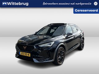 Cupra Formentor 1.4 e-Hybrid VZ Black Edition / AUTOMAAT/ 245 PK/ PANO/ TREKHAAK/ LEER/ ELEK.KLEP/ STUUR+STOELVERWARM./ PARK.SENSOR.V+A/ 360 CAMERA/ ACC/ KEYLESS/ DODEHOEK/ MEMORY SEAT/ FULL LINK/ NAVI/ DAB/ CLIMA/ LED/ ISOFIX/ 19'' LMV
