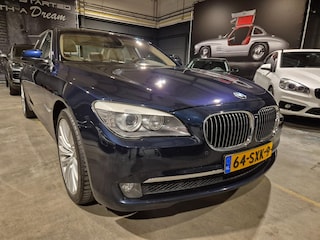 BMW 750i High Executive - Softclose - Memorystoelen - Schuifdak - NL Auto