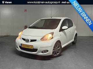 Toyota Aygo 1.0-12V Dynamic Navigator slechts 75.296 km!