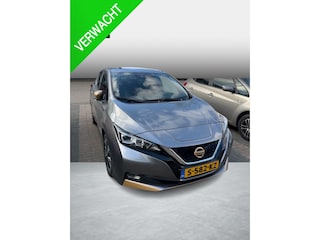 Nissan Leaf Tekna 40 kWh VERWACHT ZATERDAG 21-2 | WARMTEPOMP | STUUR + STOELVERWARMING VOOR EN ACHTER  | LEDEREN BEKLEDING | 360° CAMERA | DODEHOEKDETECTIE | NETTE COMPLETE AUTO | INCL. 12 MND BOVAG GARANTIE