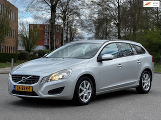 Volvo V60 2.0 D3 R-Design