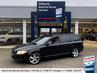 Volvo V70 3.0 T6 AWD Momentum / Automaat / NL-Auto / 6-Cilinder / 286 PK / Vol-Leder / Polestar+ / Cruise-Control / Afneembare-Trekhaak / Premium-Audio / Elektr.-Achterklep / Radio-Autotelefoon / Climate-Control / PDC V+A / 18'' LMV / ENZ.