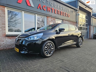 Renault Clio 1.2 Night & Day Airco! Cruise Control! PDC! Lage Kilometerstand! Navigatie! Stoelverwarming!