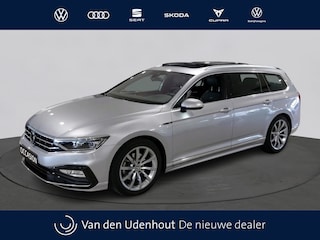 Volkswagen Passat Variant 1.5 TSI R-Line Business | Leder | Panoramadak | Trekhaak | VERWACHT |