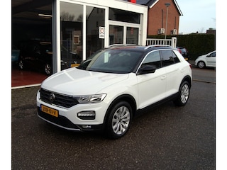 Volkswagen T-Roc 1.5 TSI Sport Navi,Clima,Trekhaak,pdc,RIJKLAARPRIJS!!