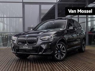 BMW iX3 Executive 80 kWh | Panoramadak | Adaptieve Cruise-Control | Stoelmemory | Sfeerverlichting | Apple-Carplay | Stoelverwarming | Camera |