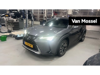 Lexus UX 250h Executive Line 183 PK | Automaat | Cruise Control Adaptief | Elektrische stoelen met geheugen | Apple Carplay | Android Auto | Climate Control | Navigatie | 360 camera | Head Up Display |
