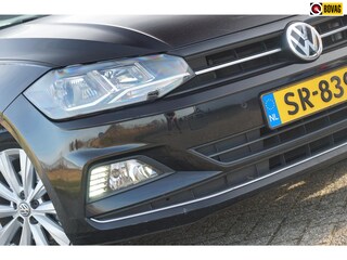 Volkswagen Polo 1.0 TSI Highline AUTOMAAT | Deep Black Metallic | AppleCarplay/Navi/Cruise/Bluetooth/AC