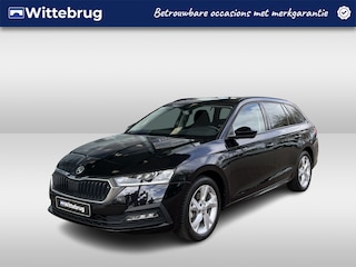Skoda Octavia Combi 1.4 TSI DSG iV PHEV Ambition Stoelverwarming voor + achter / Cruise control / Parkeersensoren Voor + Achter / 17'' LMV