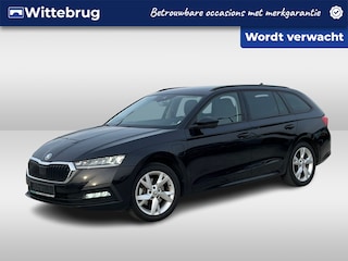 Skoda Octavia Combi 1.4 TSI DSG iV PHEV Ambition Stoelverwarming voor + achter / Cruise control / Parkeersensoren Voor + Achter / 17'' LMV