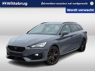 Cupra Leon 1.4 DSG e-Hybrid Black Edition / CUP Bucket seats / Panorama / Achteruitrij camera / 19'' LMV
