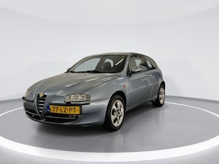 Alfa Romeo 147 1.6 T.Spark Edizione Limitata BIJGELUID DISTRIBUTIERIEM | AIRCO | STOELVERWARMING | LEDER | TREKHAAK 4514 KOMT BINNEN BCA 04/02/26 | FOTOS DOOR IMPEL | VEILING
