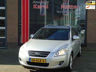 Kia Ceed Cee'd Sporty Wagon 1.6 Business Edition *TREKHAAK* *NAVIGATIE* *PARKEERSENSOREN*
