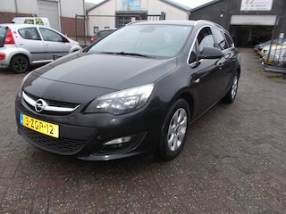 Opel Astra Sports Tourer 1.4 Turbo Business + airco navi