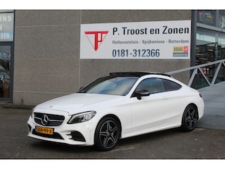 Mercedes-Benz Coupé 200 AMG Line Night Edition NIEUW MODEL Automaat Panoramadak/Sfeerverlichting/Apple Carplay/Achteruitrijcamera/Stoelverwarming/Led koplampen/Cruise control