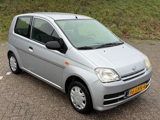 Daihatsu Cuore 1.0-12V 100th Anniversary! KMST NAP! STUURBEKRACHTEGING l AUDIO AUX! LEUKE AUTO!
