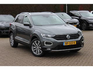 Volkswagen T-Roc 1.5 TSI Sport / Trekhaak / Virtual Cockpit / Navigatie / 17'' / Parkeerhulp V+A / CarPlay / DAB / Getint glas / ACC